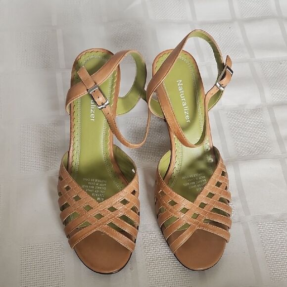 Naturalizer Women's Tan Strappy Sandals - Picture 13 of 16